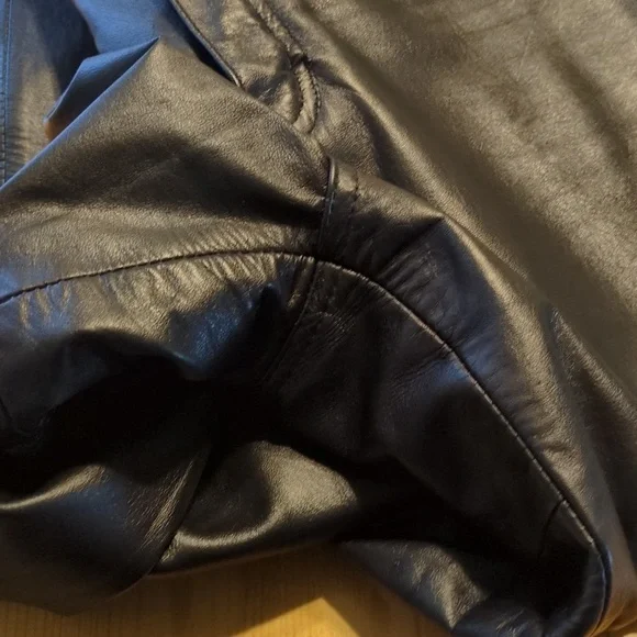 Vintage Chic: LA ROXX 1990's Black Leather Pants with Barrel/Balloon Legs - Picture 13 of 14